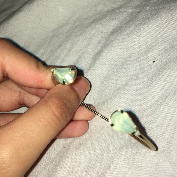 Bracelets - Picture 4 of 4